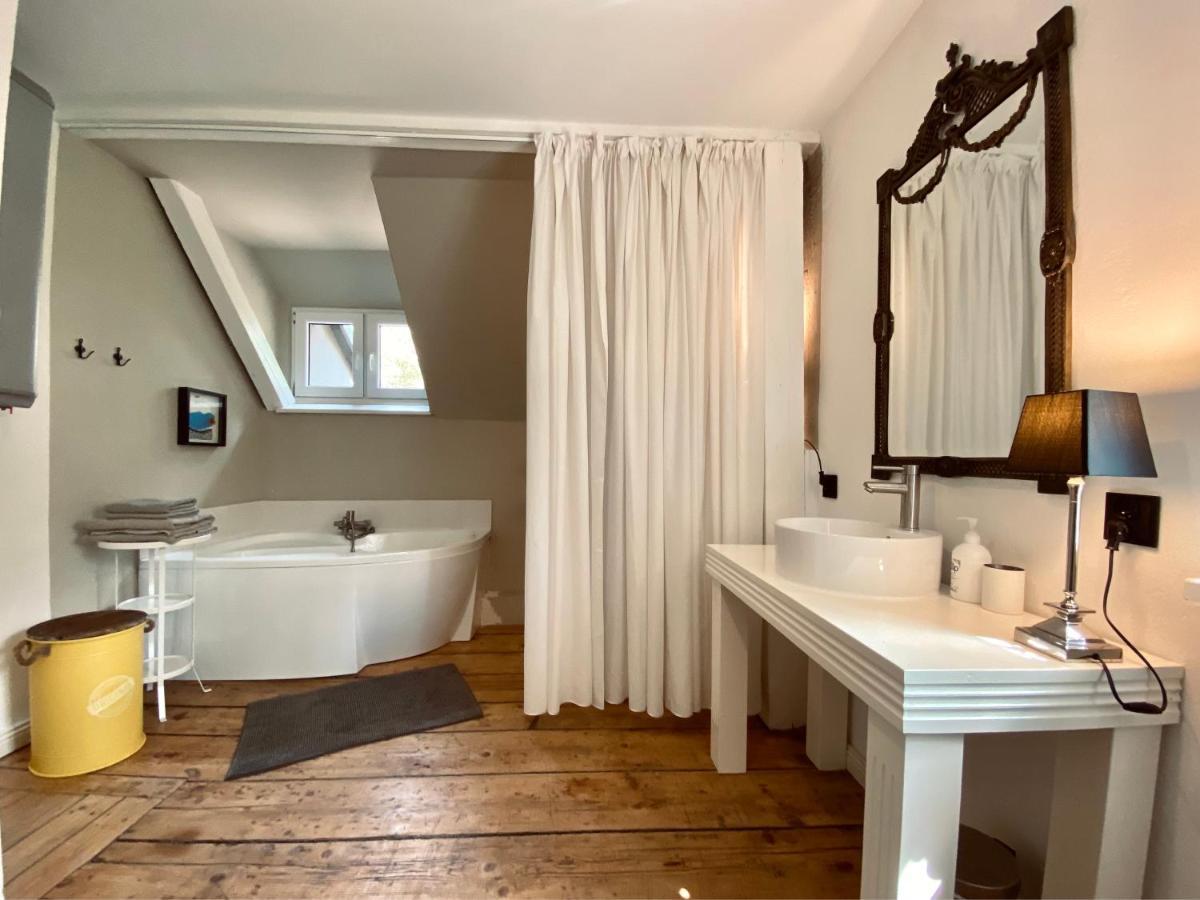 Dom Ogrodnika Guest House Biala Olecka Екстериор снимка